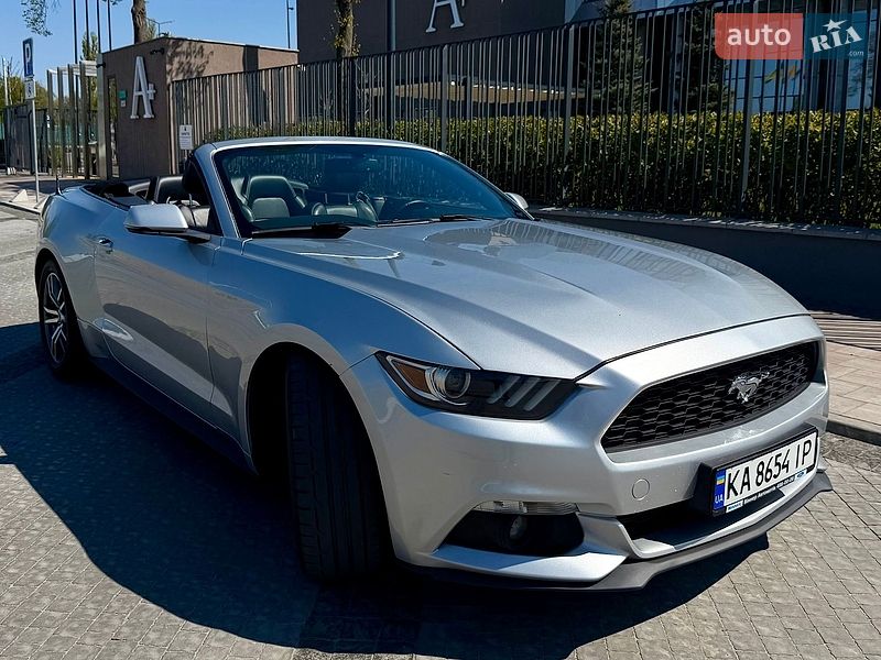 Кабриолет Ford Mustang 2015 в Киеве