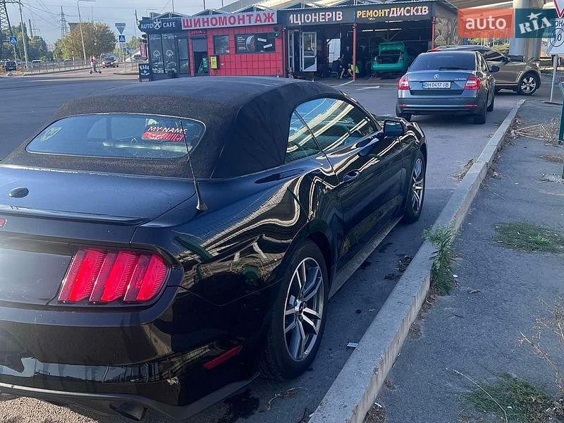 Кабриолет Ford Mustang 2015 в Киеве