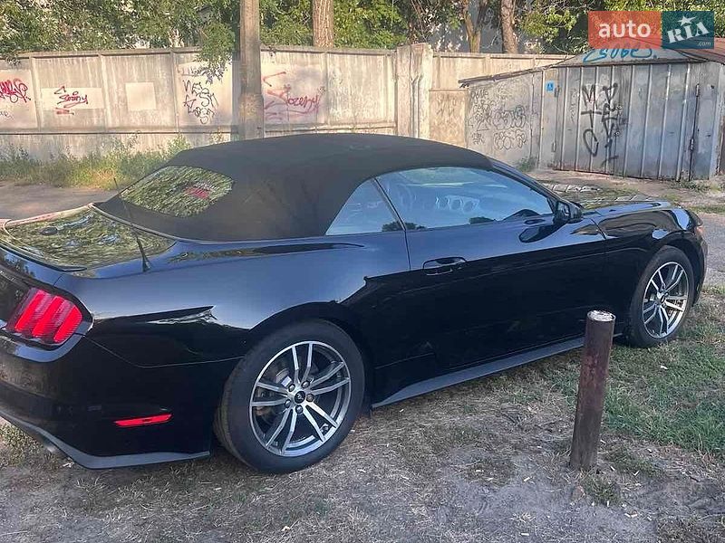 Кабриолет Ford Mustang 2015 в Киеве