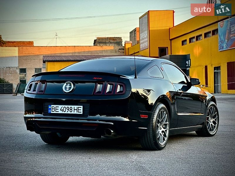 Купе Ford Mustang 2014 в Кам'янець-Подільському