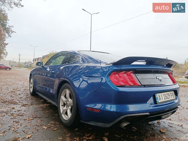 Купе Ford Mustang 2017 в Петропавловской Борщаговке