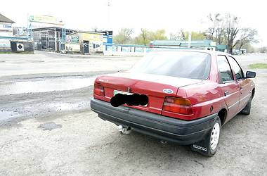 Седан Ford Orion 1991 в Широком