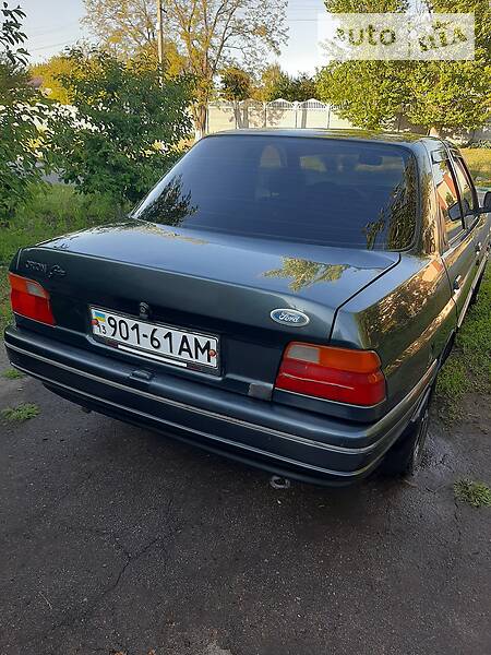 Седан Ford Orion 1992 в Сватово