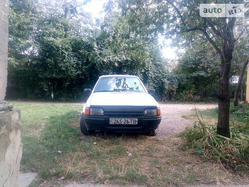 Седан Ford Orion 1989 в Бориславе