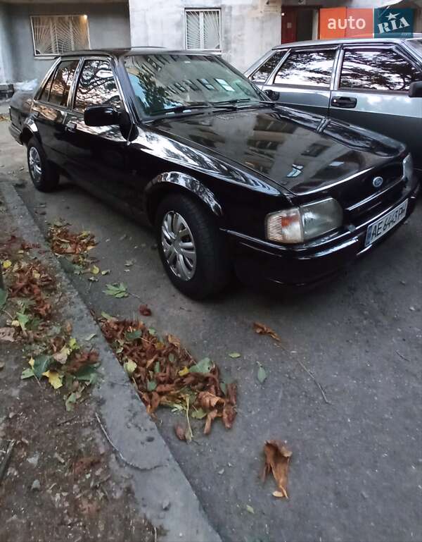 Седан Ford Orion 1989 в Днепре