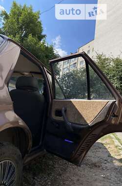 Седан Ford Orion 1987 в  фото 4 Седан Ford Orion 1987 в