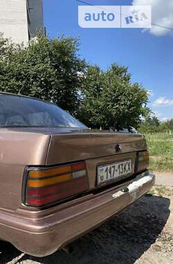 Седан Ford Orion 1987 в  фото 16 Седан Ford Orion 1987 в