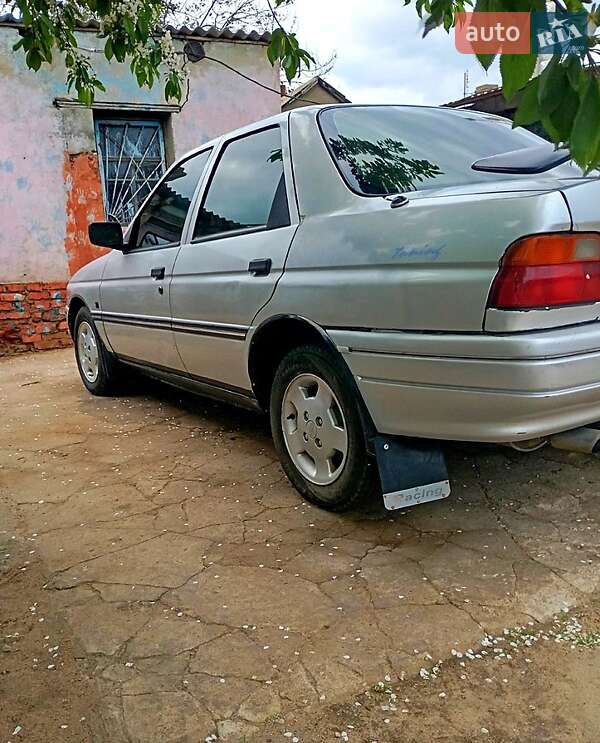 Седан Ford Orion 1992 в Николаеве фото 5 Седан Ford Orion 1992 в Николаеве