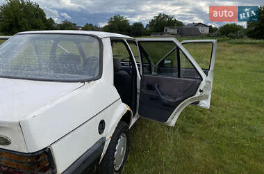 Седан Ford Orion 1987 в Остроге