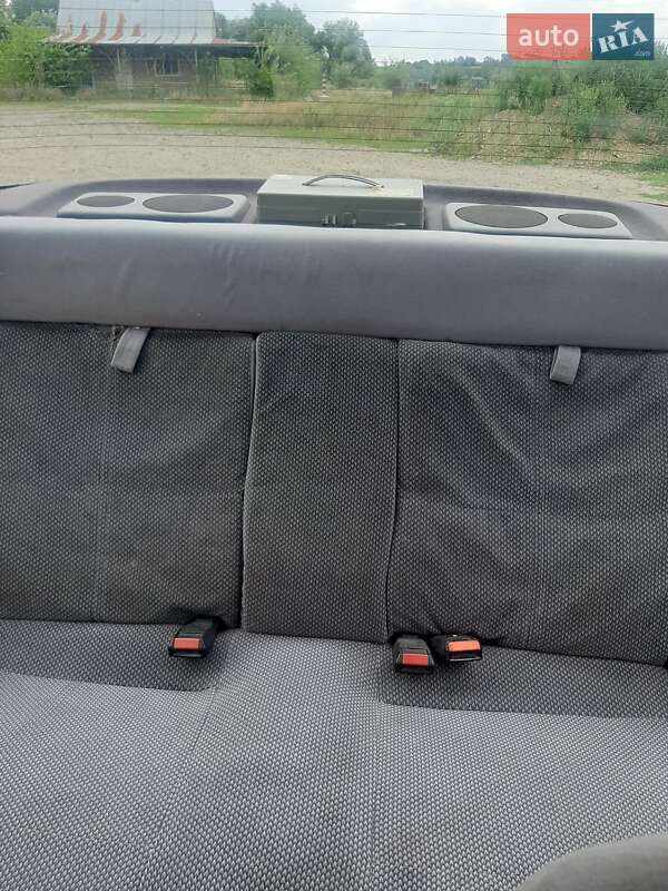 Седан Ford Orion 1990 в Ямполе