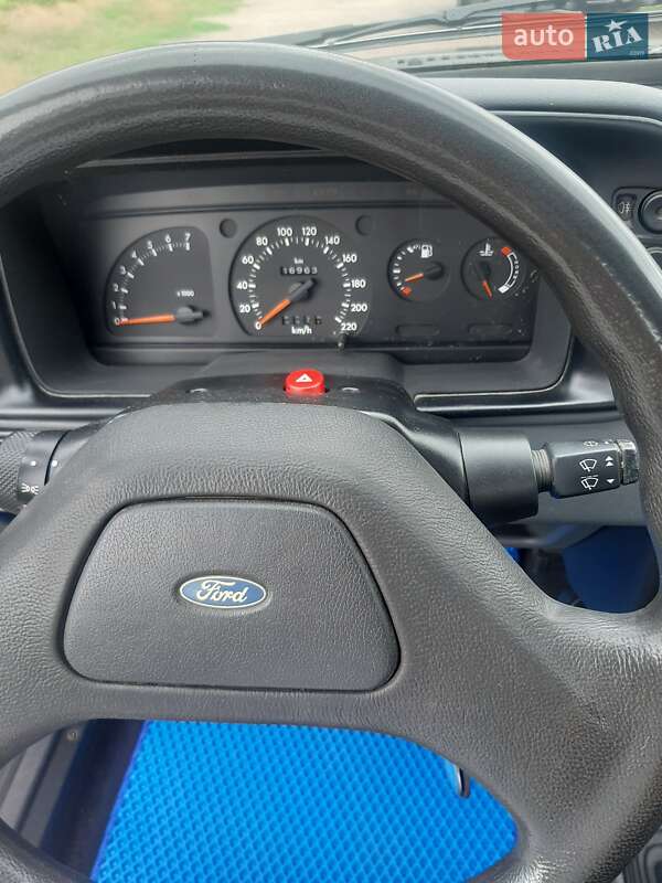 Седан Ford Orion 1990 в Ямполе