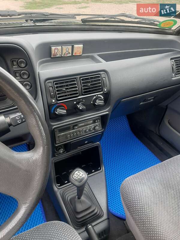 Седан Ford Orion 1990 в Ямполе