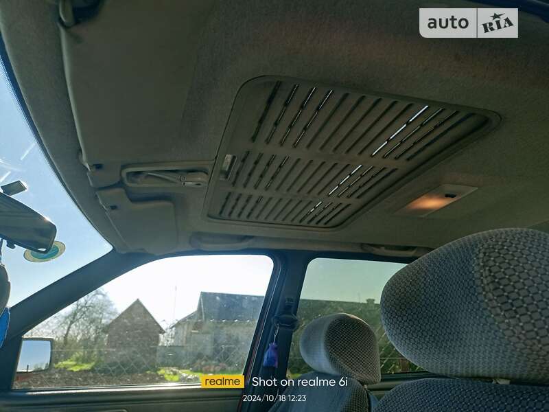 Седан Ford Orion 1993 в Самборе