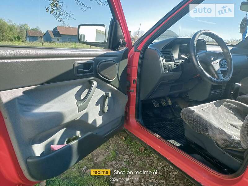 Седан Ford Orion 1993 в Самборе