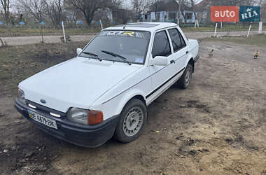 Седан Ford Orion 1988 в Веселиновому