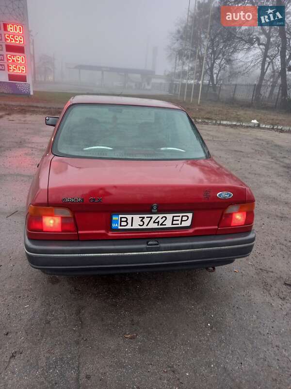 Седан Ford Orion 1992 в Полтаве