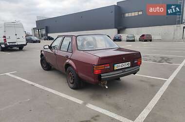 Седан Ford Orion 1989 в Киеве