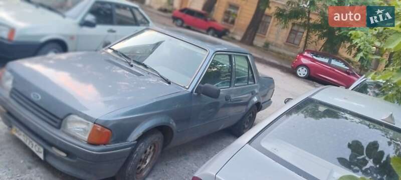 Седан Ford Orion 1987 в Днепре