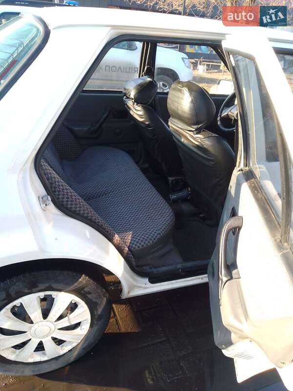 Седан Ford Orion 1986 в Днепре