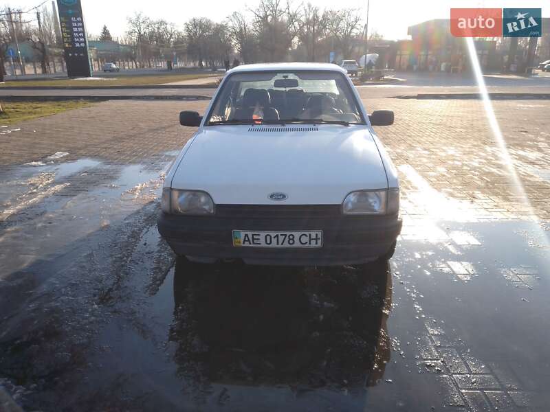 Седан Ford Orion 1986 в Днепре