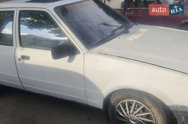 Седан Ford Orion 1986 в 