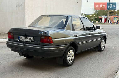 Седан Ford Orion 1992 в 