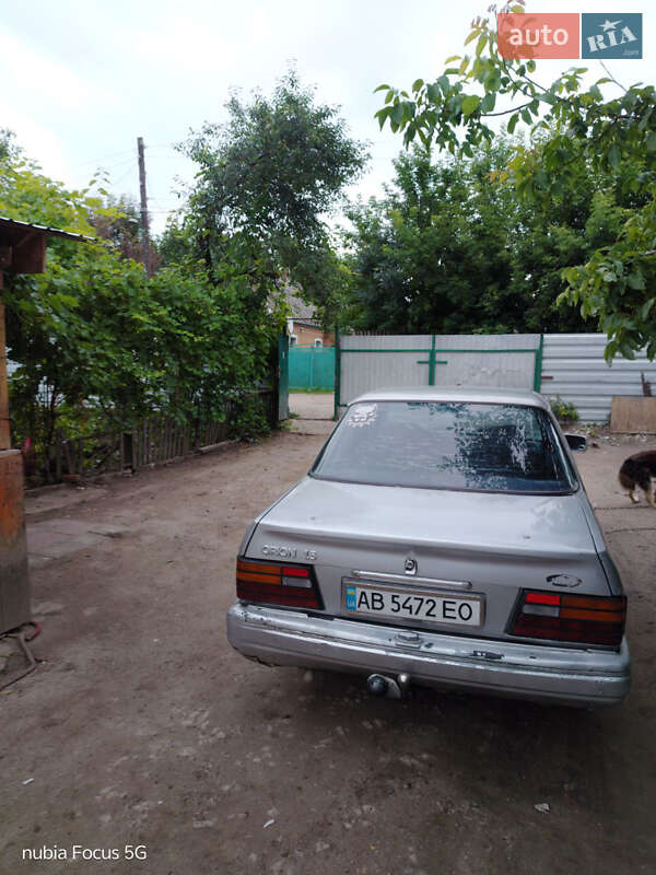 Седан Ford Orion 1989 в Браиловом