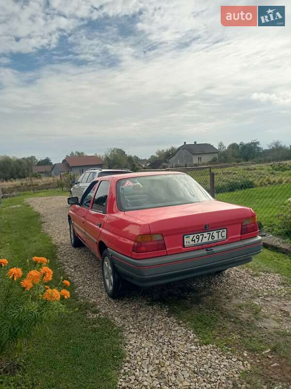 Седан Ford Orion 1993 в Самборе