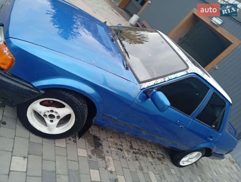 Седан Ford Orion 1988 в Летичіві
