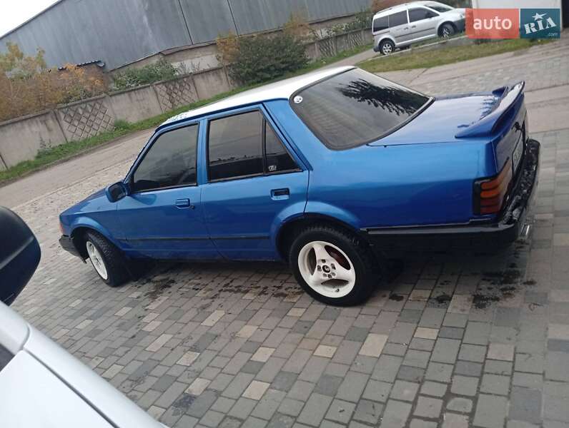 Седан Ford Orion 1988 в Летичіві