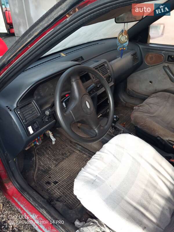 Седан Ford Orion 1991 в Знаменке