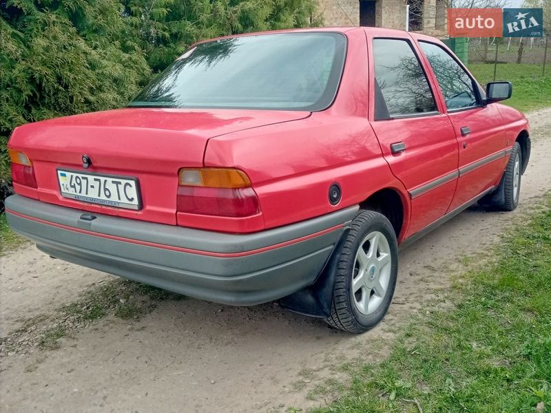 Седан Ford Orion 1993 в Самборі