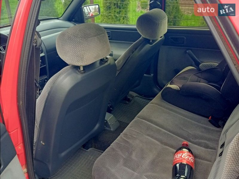 Седан Ford Orion 1993 в Самборі