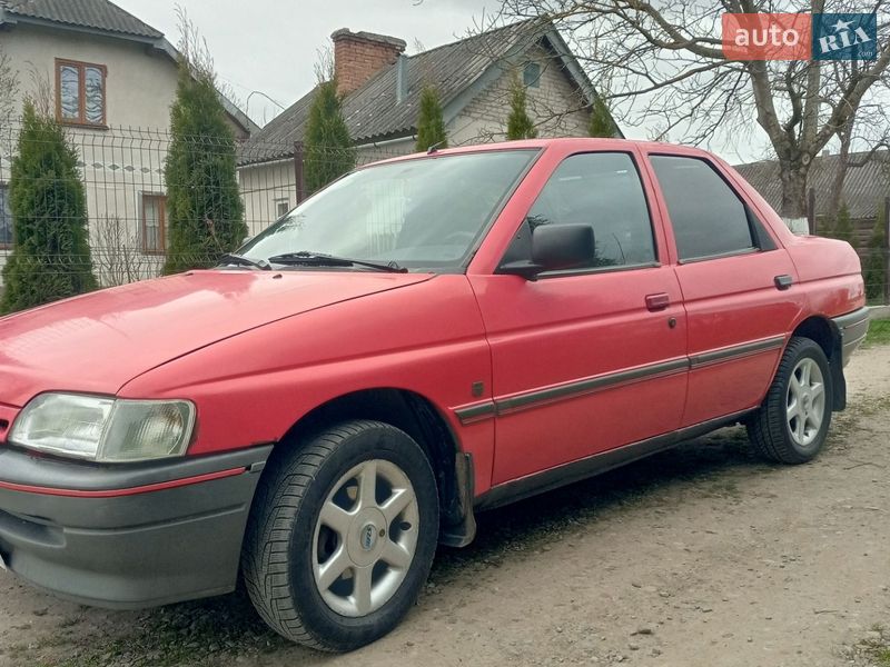 Седан Ford Orion 1993 в Самборі