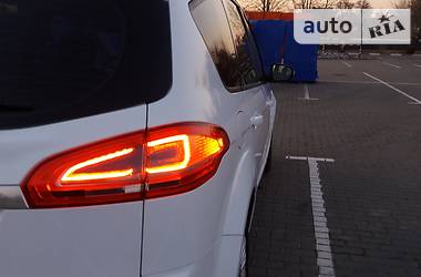 Мінівен Ford S-Max 2013 в 