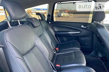 Мінівен Ford S-Max 2014 в 