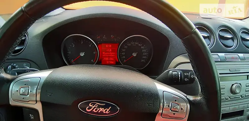 Минивэн Ford S-Max 2008 в 