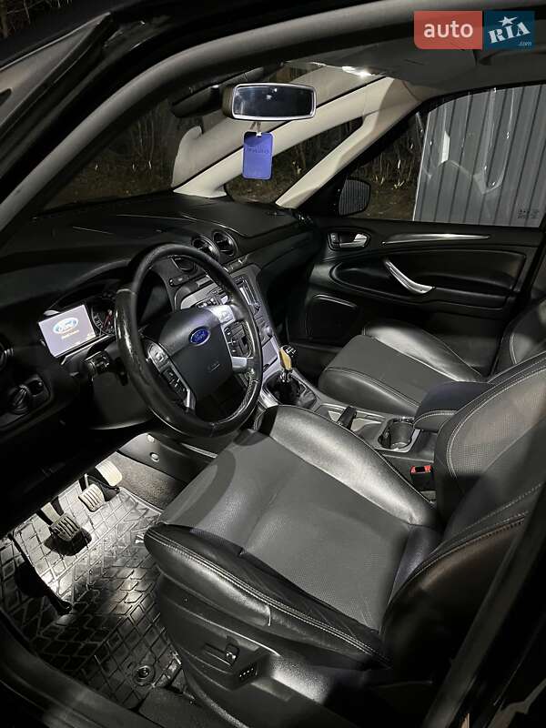 Мінівен Ford S-Max 2010 в Чернівцях