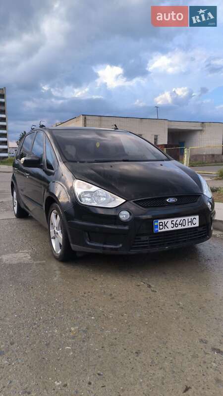 Минивэн Ford S-Max 2009 в Вараше
