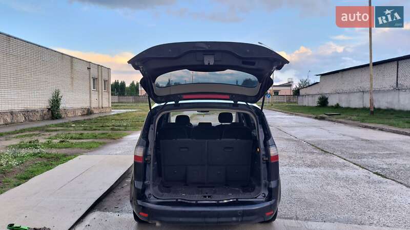 Минивэн Ford S-Max 2009 в Вараше