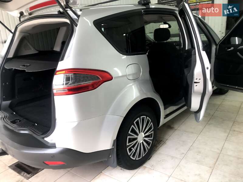 Минивэн Ford S-Max 2011 в Черновцах