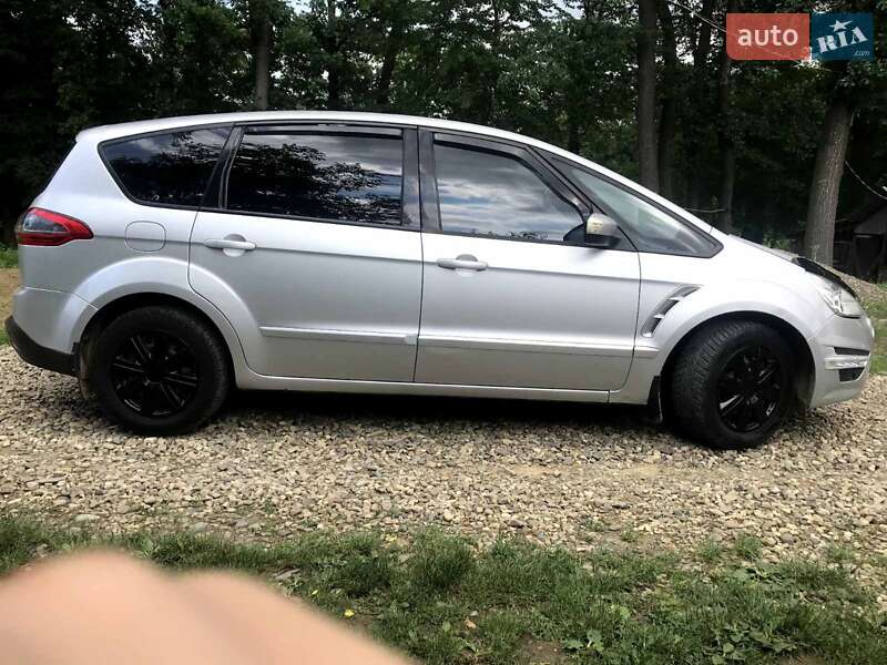 Минивэн Ford S-Max 2011 в Черновцах