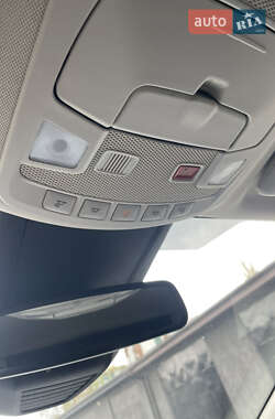 Минивэн Ford S-Max 2020 в 