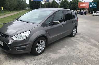 Минивэн Ford S-Max 2013 в 