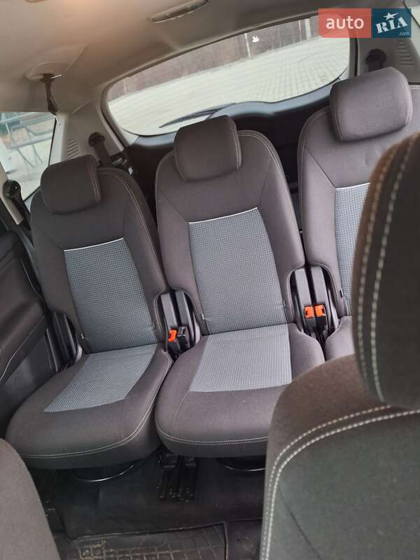 Мінівен Ford S-Max 2012 в Івано-Франківську