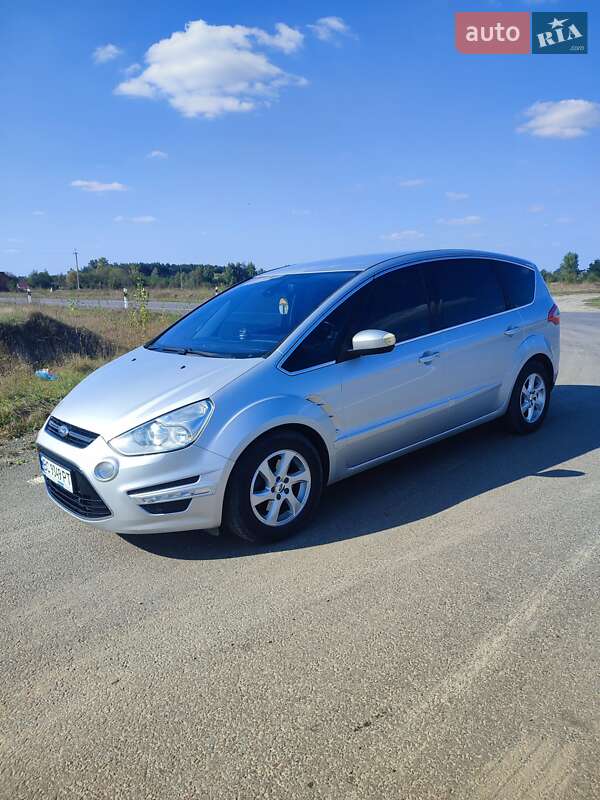 Минивэн Ford S-Max 2012 в 