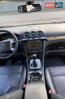 Минивэн Ford S-Max 2011 в 