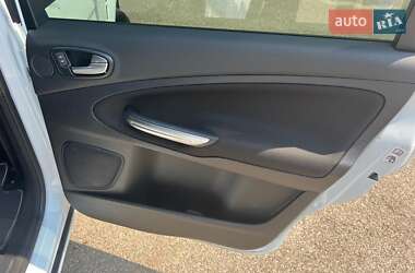 Минивэн Ford S-Max 2013 в 