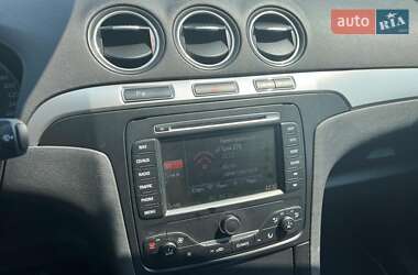 Минивэн Ford S-Max 2013 в 