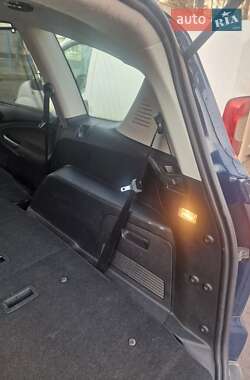 Минивэн Ford S-Max 2013 в 